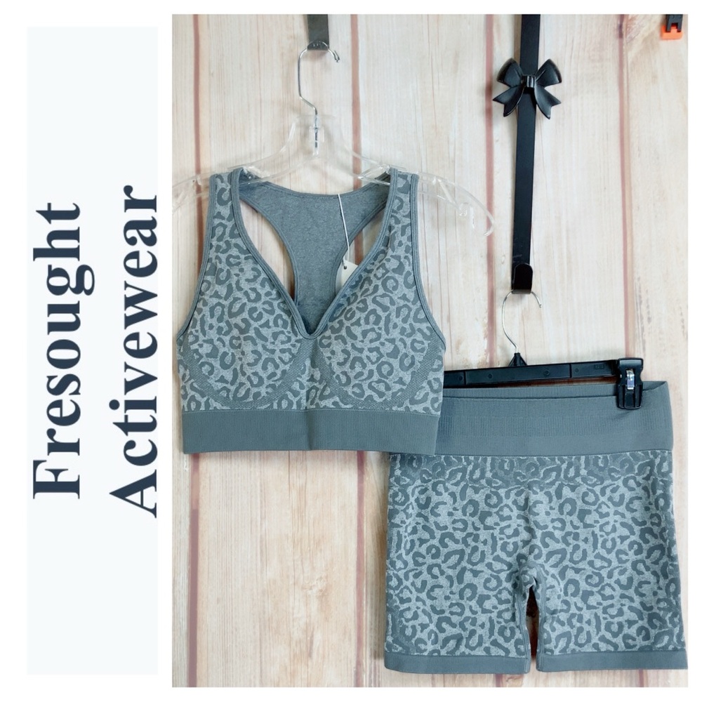 💵NWT Fresought 2 PC Activewear Tank and Short Animal Print Outfit Size Large
